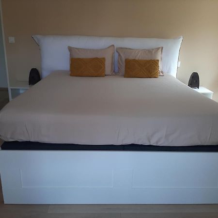 Logement Confortable Dans Residence Privee A Amplepuis Exterior photo